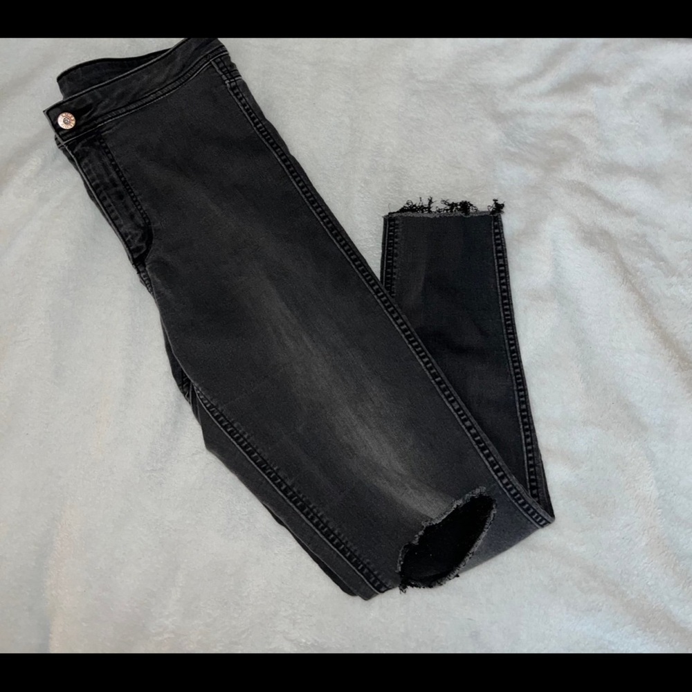 H&M Skinny Ripped Jeans Size 30